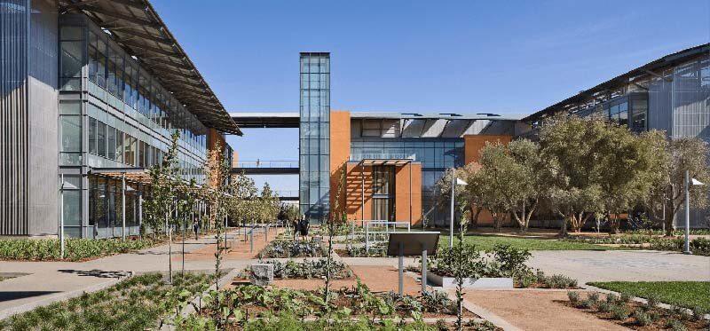 加州大學戴維斯分校（University of California, Davis），簡稱 UCD