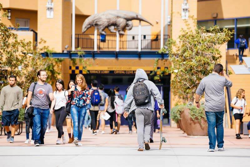 加州大學爾灣分校University of California, Irvine (UCI)