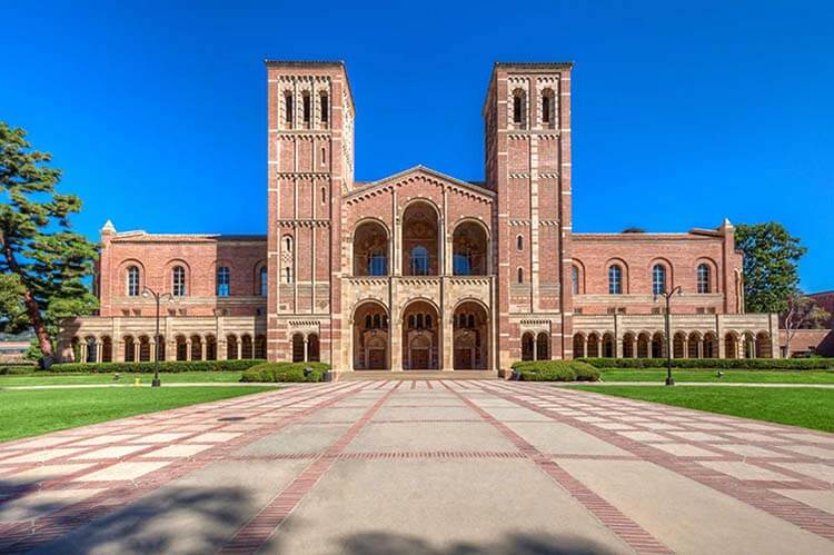 加州大學洛杉磯分校（University of California, Los Angeles），簡稱UCLA