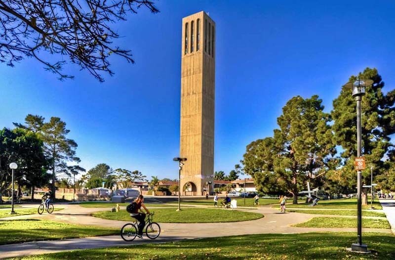加州大學聖塔巴巴拉分校University of California, Santa Barbara, 又名UCSB或UC Santa Barbara