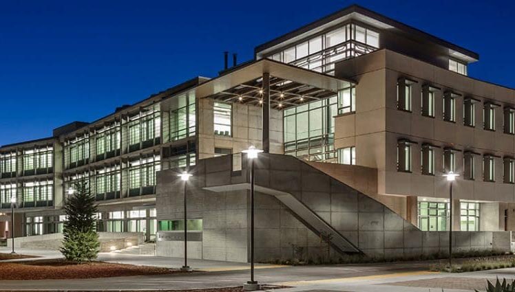 加州大學聖塔巴巴拉分校University of California, Santa Barbara, 又名UCSB或UC Santa Barbara
