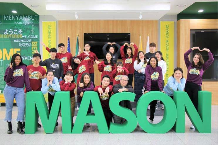 喬治曼森大學(George Mason University，簡稱GMU或Mason)是維吉尼亞州的公立大學