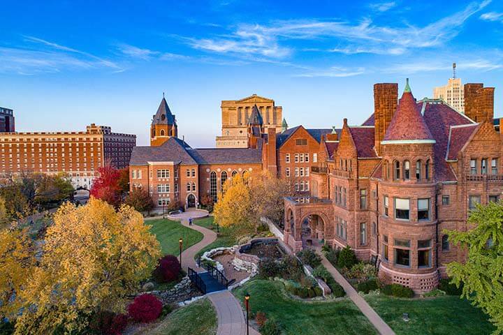 聖路易斯大學（Saint Louis University,簡稱SLU）