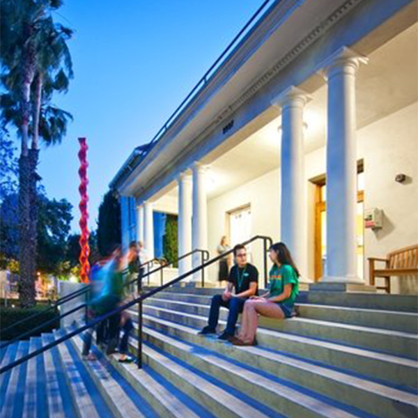 拉文大學University of La Verne